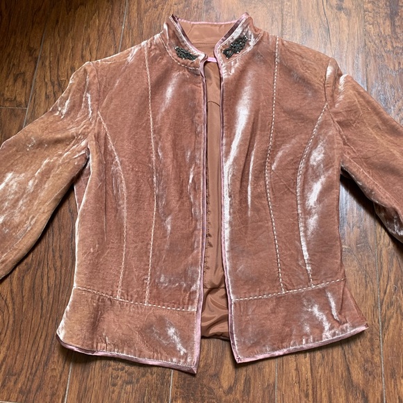 Jacket - Picture 2 of 8